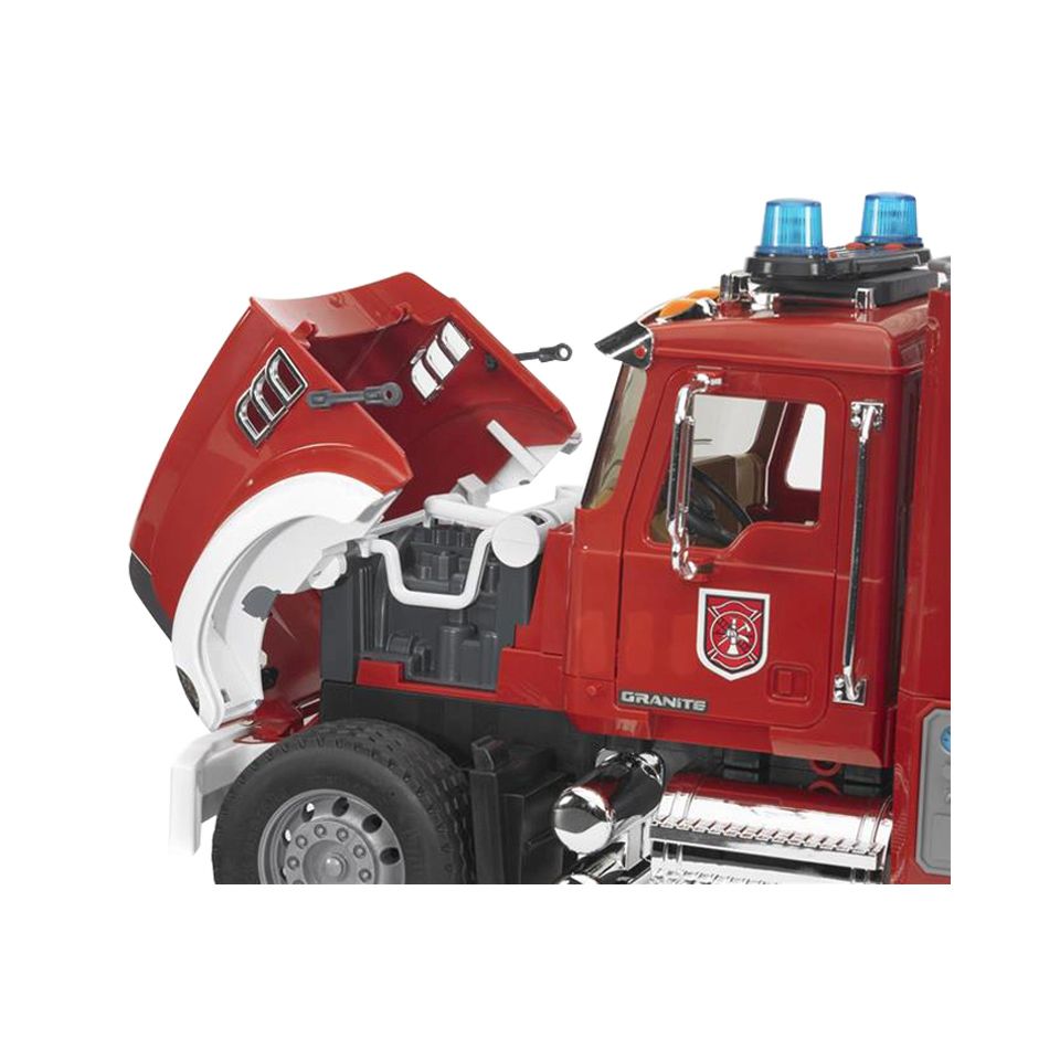 Bruder MACK Granite Feuerwehr mit Drehleiter, Wasserpumpe und Licht & Sound Module